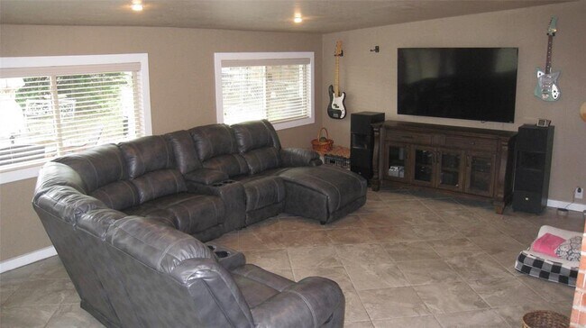 2005 Redwood Place, Denton, TX 76209 photo 3