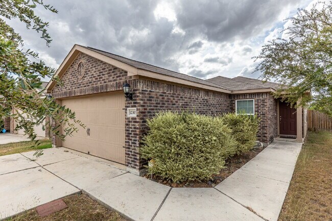 12315 Fish Hook San Antonio, TX 78252 photo 2
