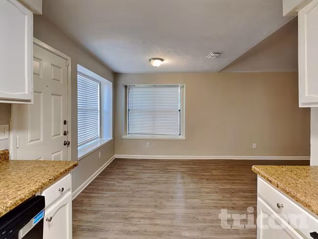2407 Springridge Dr Arlington, TX 76014 photo 5