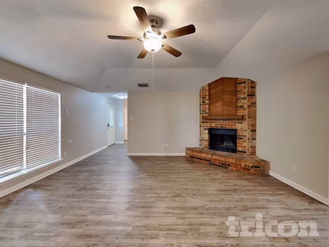 2407 Springridge Dr Arlington, TX 76014 photo 4