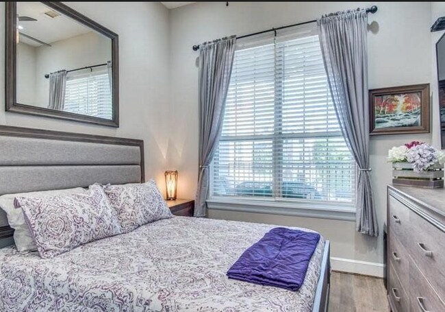 5015 Meridian Ln Addison, TX 75001 photo 2