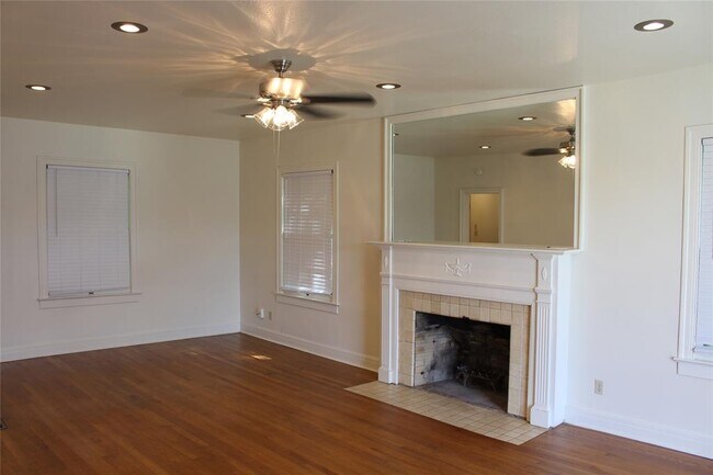 2309 Shoal Creek Blvd photo 2