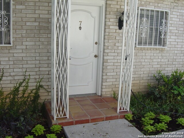 1430 Nacogdoches Rd San Antonio, TX 78209 photo 2
