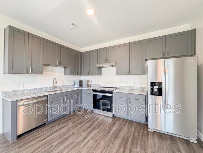 710 Shine St Belton, TX 76513 photo 3