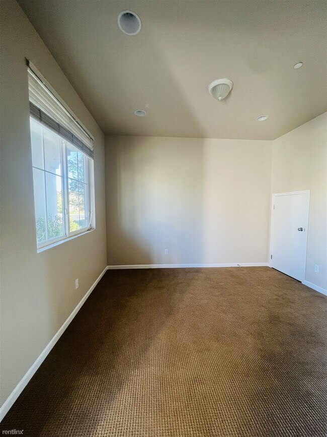 138 West Viola Street, Tracy, CA 95391 photo 4