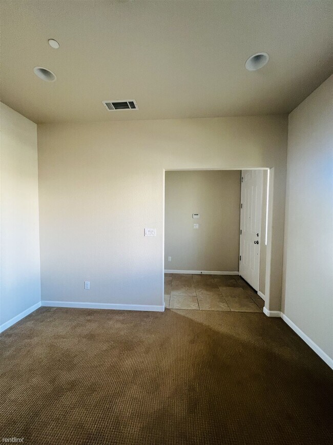 138 West Viola Street, Tracy, CA 95391 photo 5