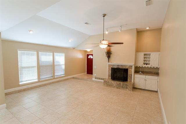 14816 Sopras Circle, Addison, TX 75001 photo 3