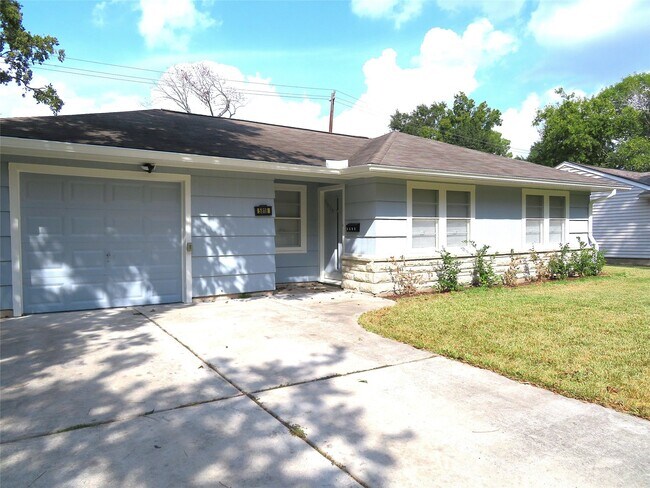 5818 Carew Street, Houston, TX 77074 photo 3