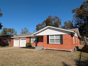 5453 Wayside Avenue, Fort Worth, TX 76134 photo 2