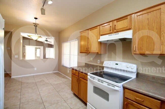 10441 W Palm Ln Avondale, AZ 85392 photo 5