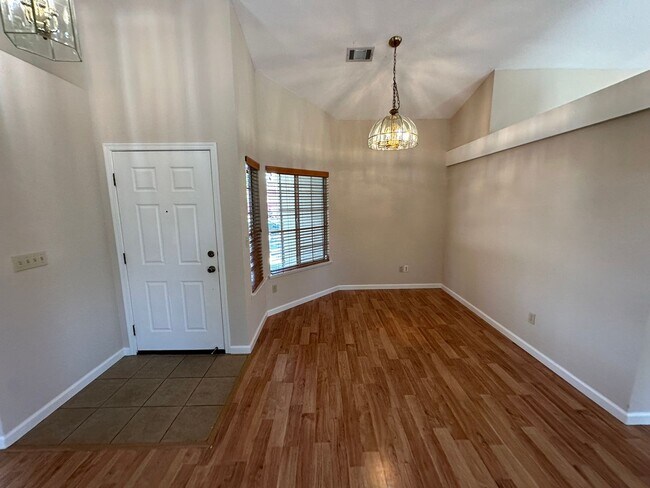 Single story 3Br/2Bath with 3 car Garage Antioch Home photo 4