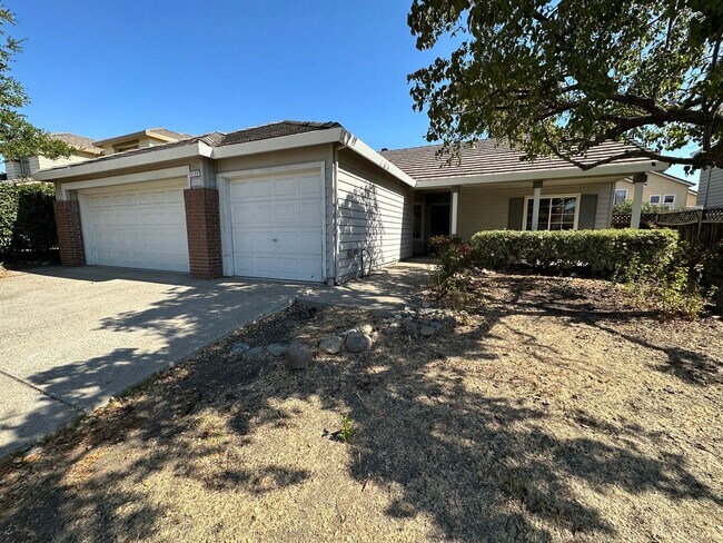 Single story 3Br/2Bath with 3 car Garage Antioch Home photo 2