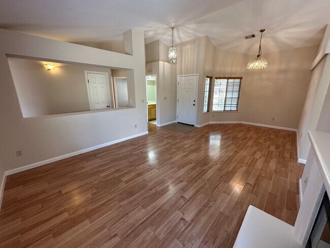 Single story 3Br/2Bath with 3 car Garage Antioch Home photo 3