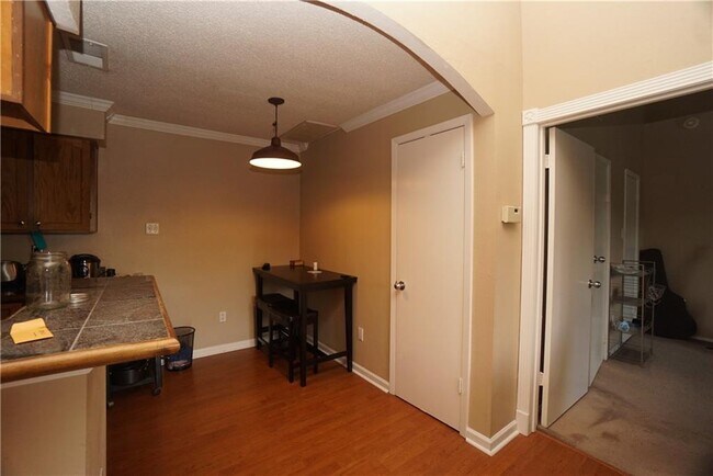 114 E 31st St Austin, TX 78705 photo 4