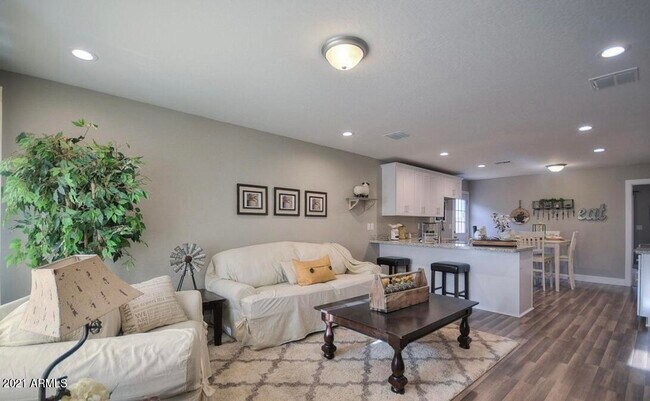 5633 S 12th Ln Phoenix, AZ 85041 photo 3