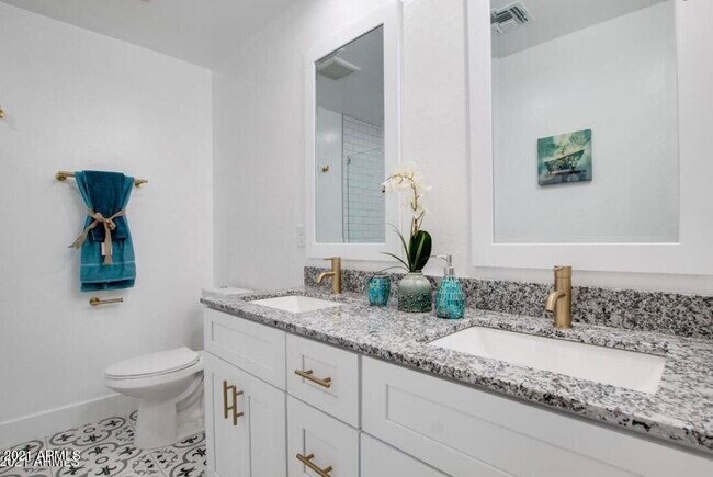 5633 S 12th Ln Phoenix, AZ 85041 photo 5