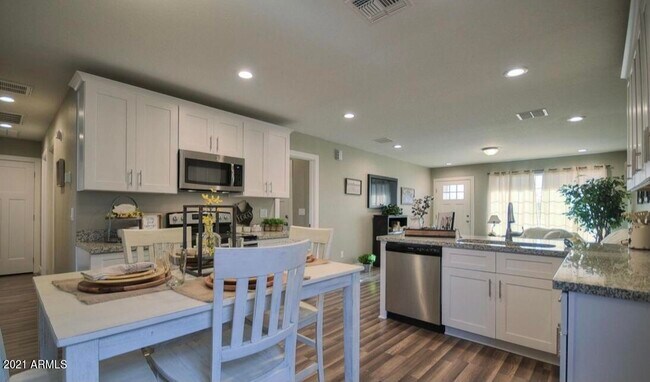 5633 S 12th Ln Phoenix, AZ 85041 photo 4
