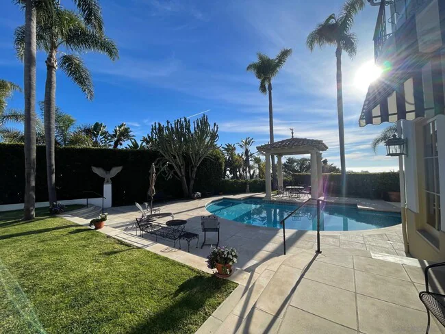 6692 La Jolla Scenic S Dr San Diego, CA 92037 photo 2