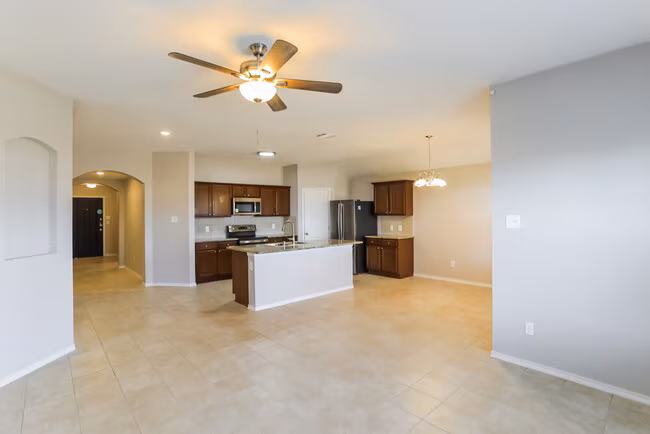 806 Platinum Dr photo 3