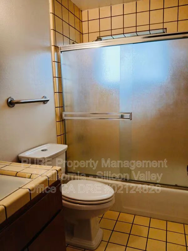 1104 E Cliff Dr Santa Cruz, CA 95062 photo 4