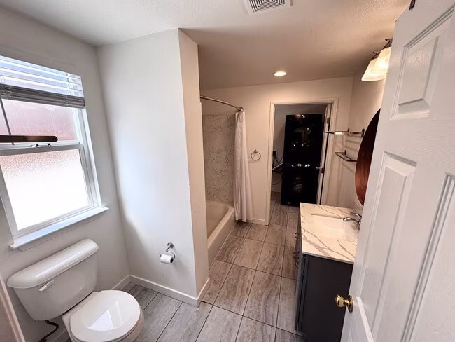 2844-2846 E 9th St Oakland, CA 94601 photo 4