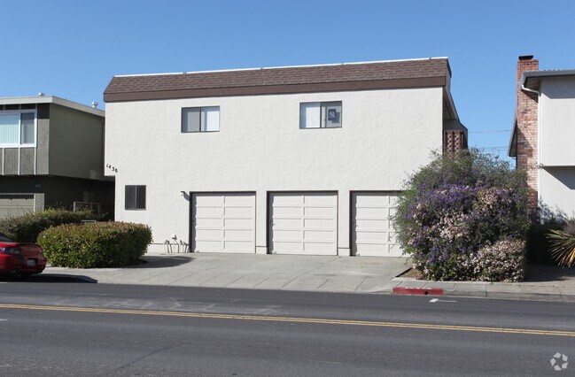 1438 Laurel photo 2