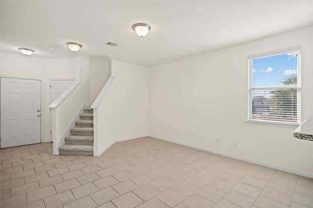 5428 Falling Leaf Ln Austin, TX 78744 photo 3