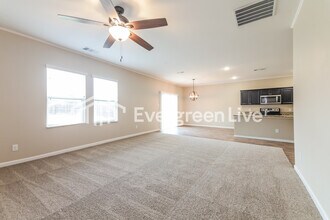 425 Stone Creek Boulevard, Glenn Heights, TX 75154 photo 3