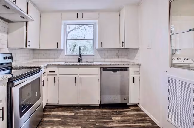 8308 Peaceful Hill Ln Austin, TX 78748 photo 4