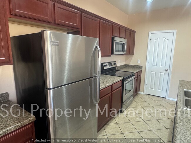 8105 W Groom Creek Rd Phoenix, AZ 85043 photo 3