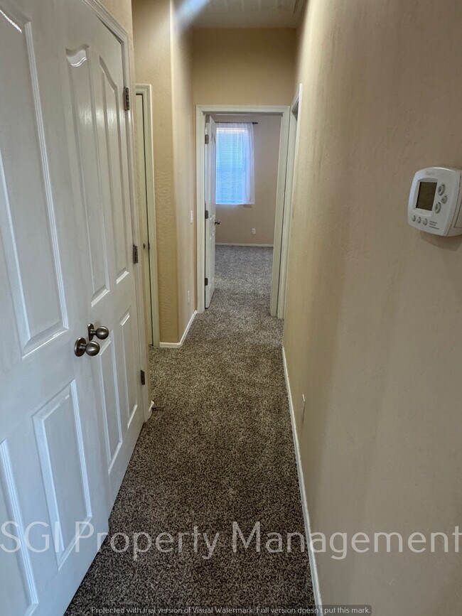 8105 W Groom Creek Rd Phoenix, AZ 85043 photo 5