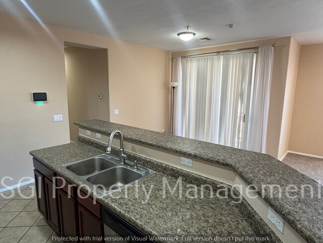 8105 W Groom Creek Rd Phoenix, AZ 85043 photo 4