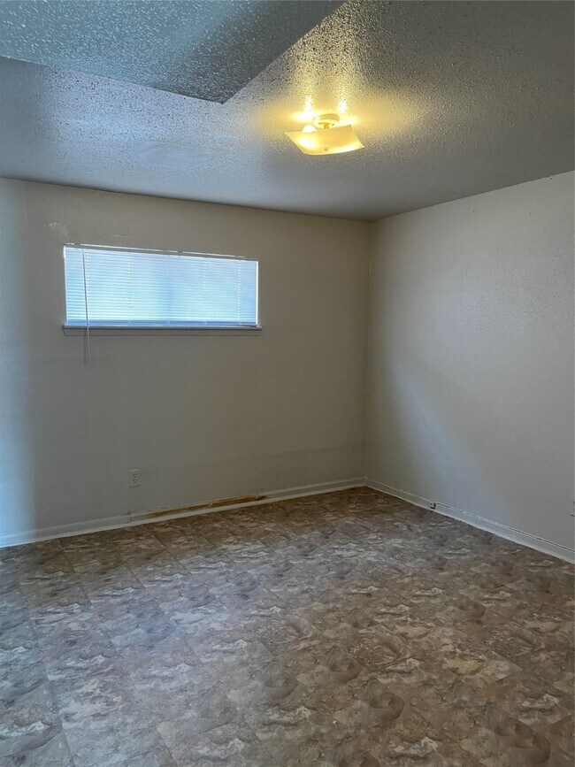 9414 Heno Street, Houston, TX 77051 photo 2