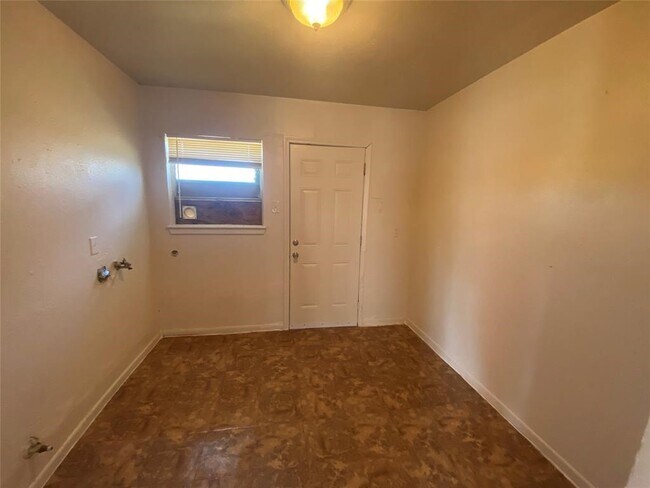 9414 Heno Street, Houston, TX 77051 photo 5