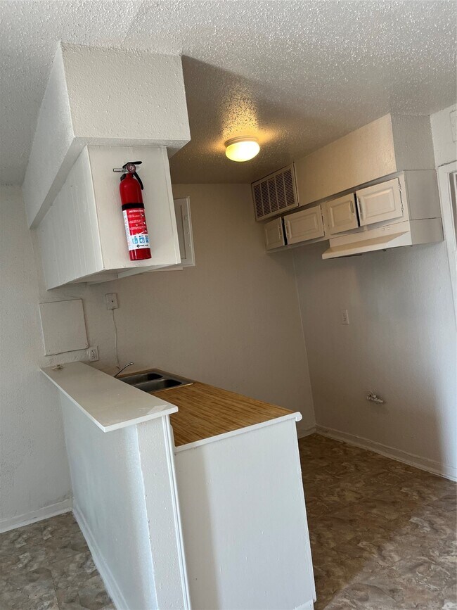 9414 Heno Street, Houston, TX 77051 photo 4