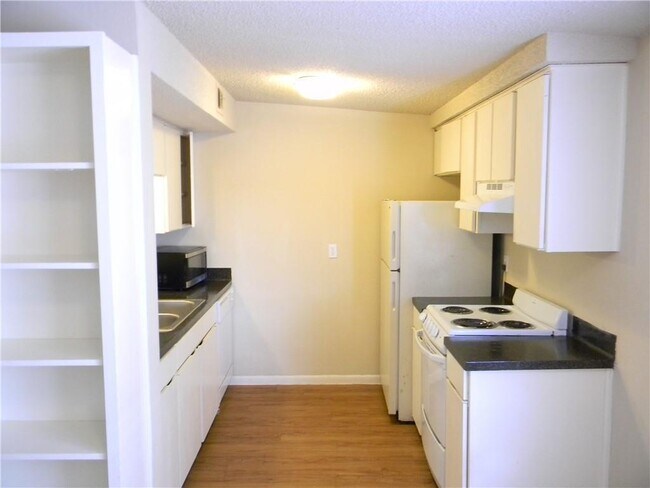 2408 Longview St Austin, TX 78705 photo 4