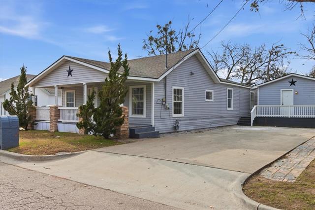 404 S Murray St McKinney, TX 75069 photo 3