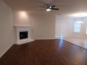 705 Crownpoint Lane, Arlington, TX 76002 photo 2