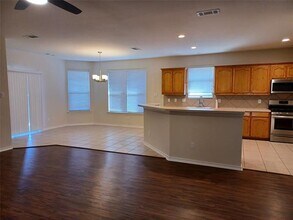 705 Crownpoint Lane, Arlington, TX 76002 photo 3