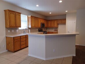 705 Crownpoint Lane, Arlington, TX 76002 photo 5
