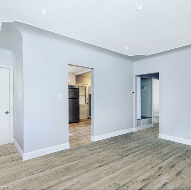 45 Benicia Rd Vallejo, CA 94590 photo 3