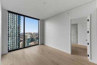 610 Davis St Austin, TX 78701 photo 5
