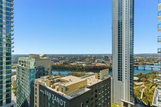 610 Davis St Austin, TX 78701 photo 3