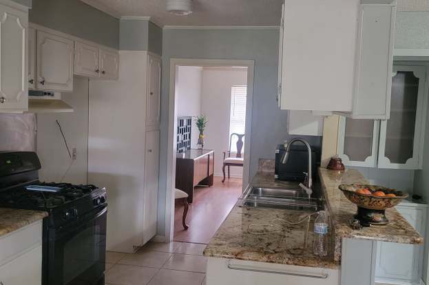 10915 Mount Ida Dr San Antonio, TX 78213 photo 2