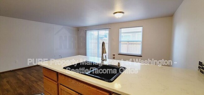 1612 E 34th St Tacoma, WA 98404 photo 4