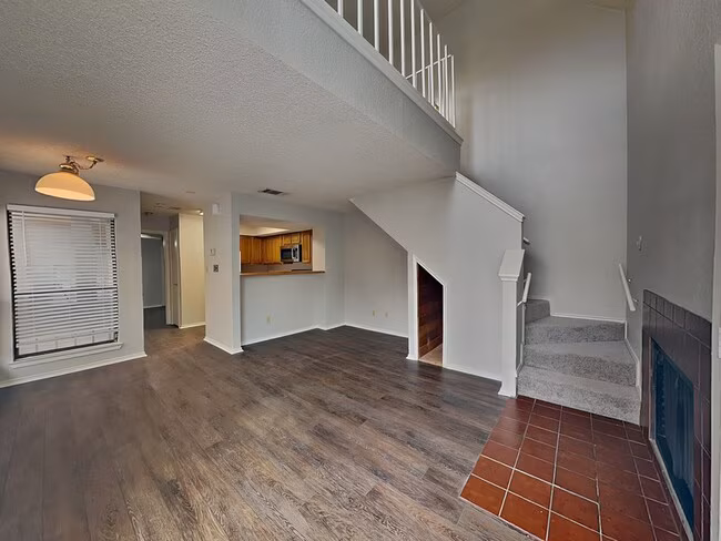 2309 Balsam Dr Arlington, TX 76006 photo 4