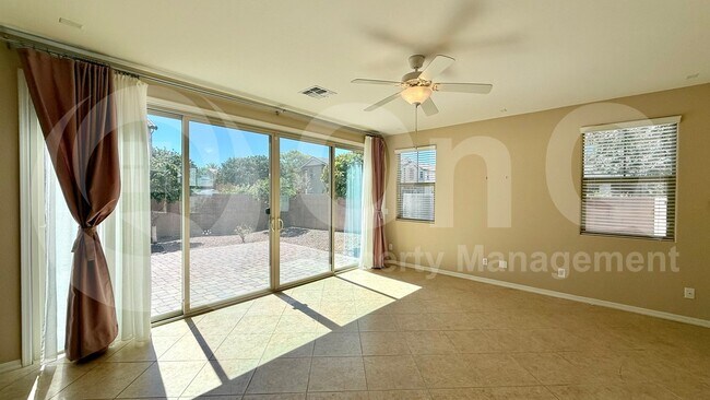 894 S Agnes Ln Gilbert, AZ 85296 photo 2