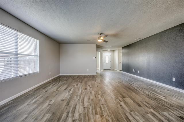 121 Thoroughbred Dr Krum, TX 76249 photo 2