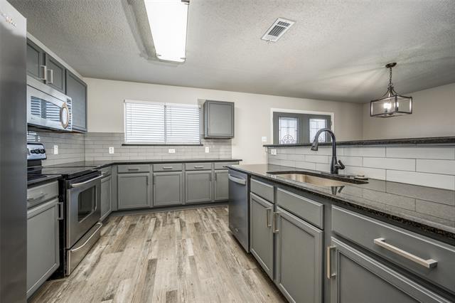 121 Thoroughbred Dr Krum, TX 76249 photo 4