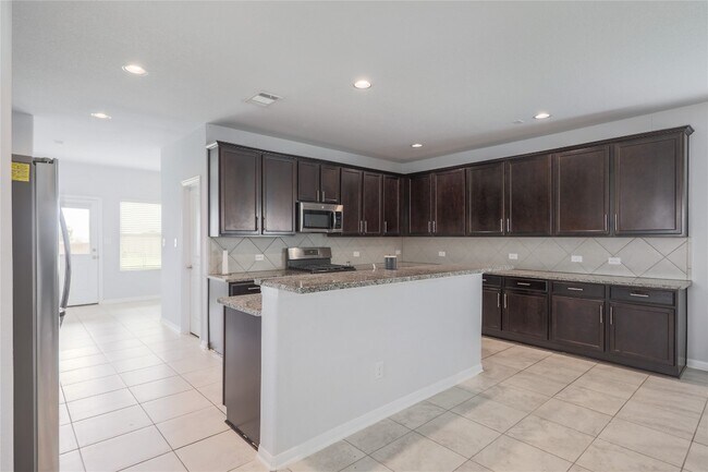 317 Westminster Dr Kyle, TX 78640 photo 5